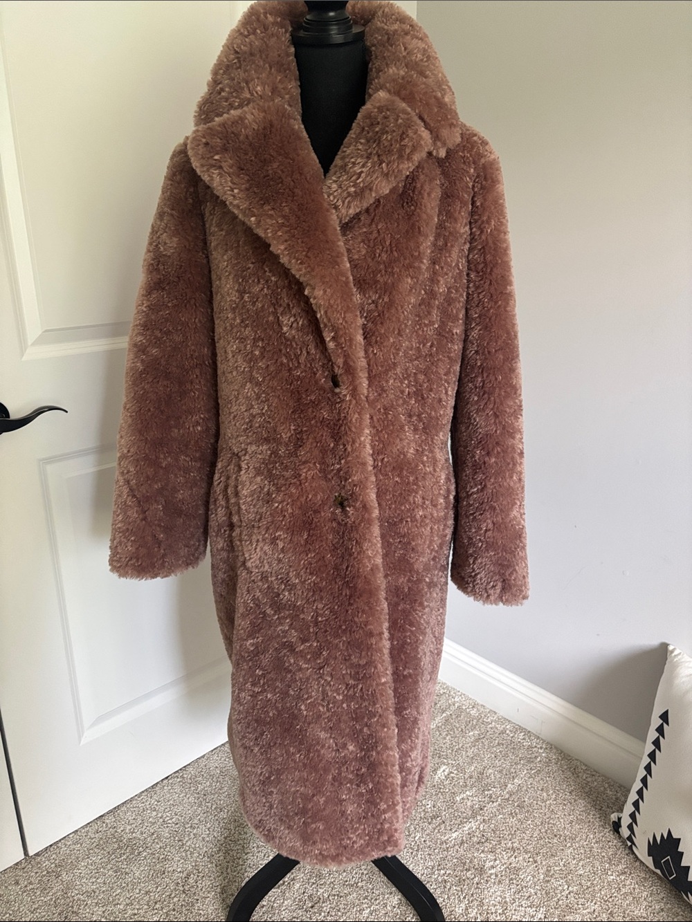 Avec Les Filles Plush Faux Shearling Coat in Mauve